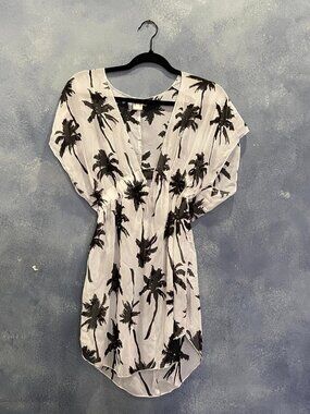 ARIZONA JEAN CO. WHITE AND BLACK PALM WRAPS SIZE S